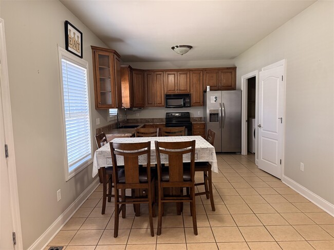 Photo - 1826 Bellshire Way