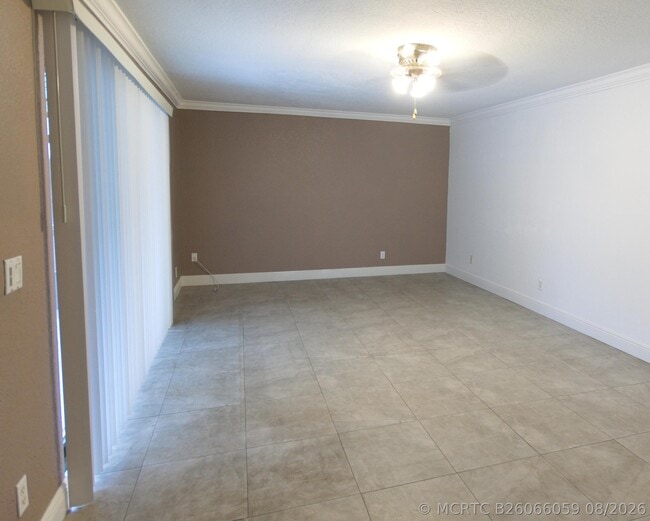 4225 Turnberry Cir