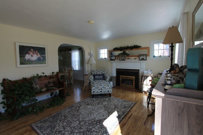 Photo - 2012 W Petty Rd