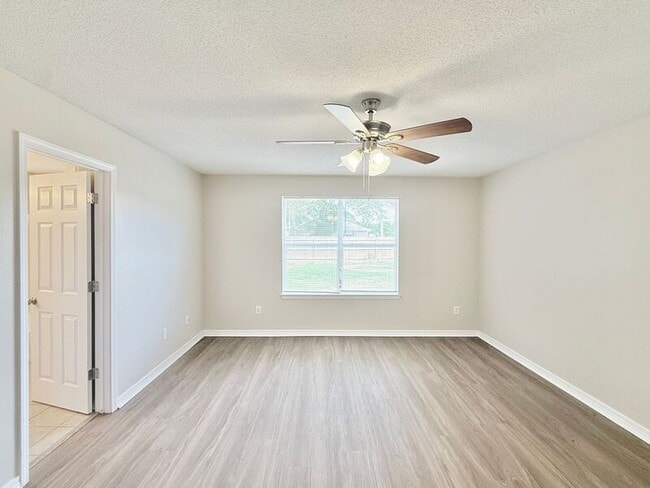 Photo - 4530 Chantilly Way