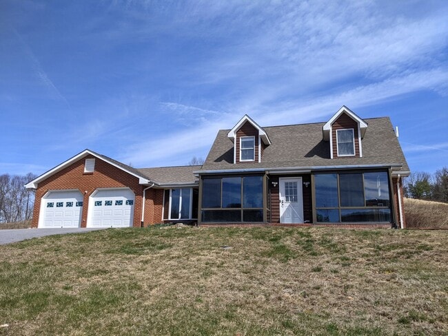 Building Photo - 5990 Idlewild Rd Rental