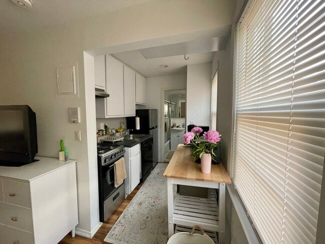 Photo - 215 W Broadway Unit M2