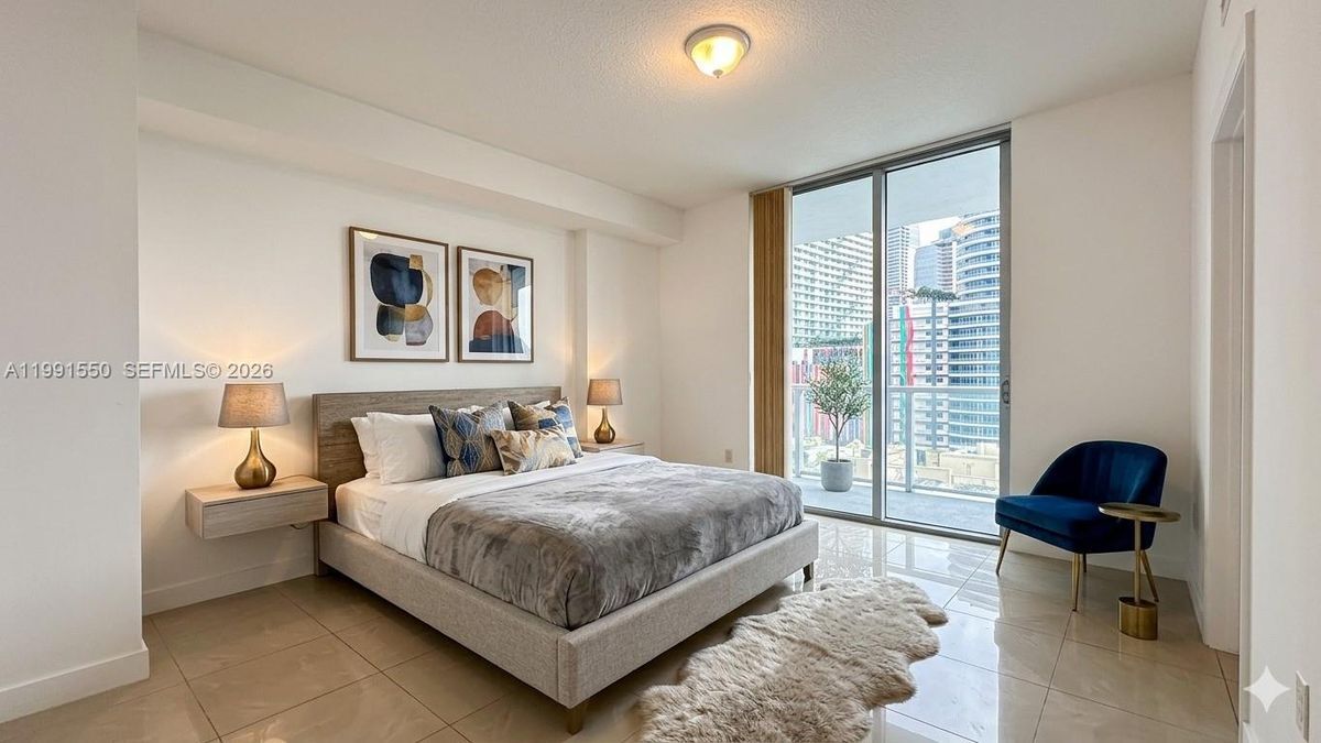 Photo - 79 SW 12th St