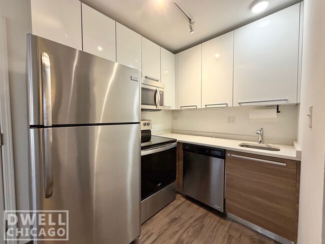 Photo - 901 W Carmen Ave Unit 1B