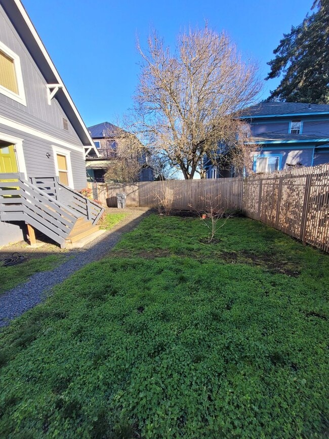 Photo - 332 W 5th Ave Unidad B