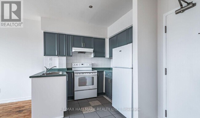 Photo - 2831 Kingston Rd