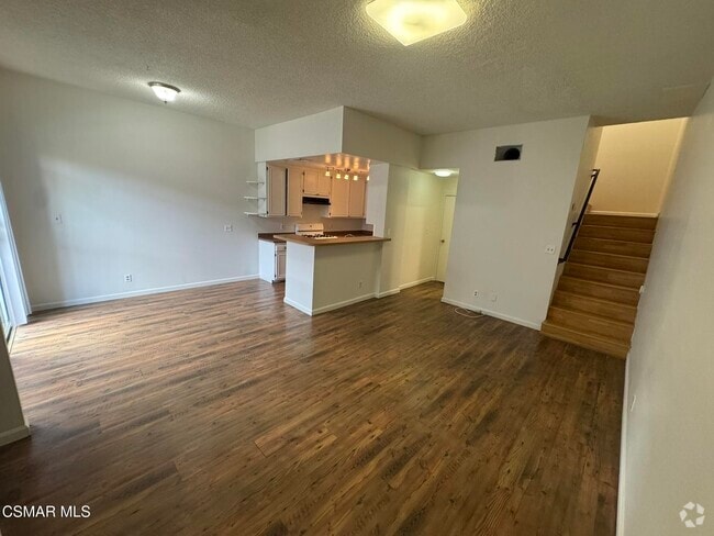 Building Photo - 14520 Plummer St Rental