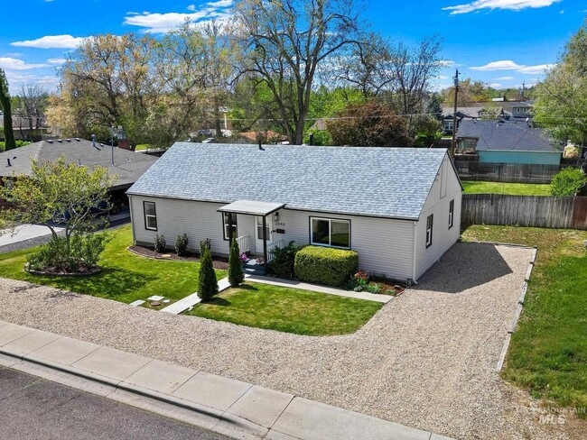 Building Photo - 2043 S Leadville Ave