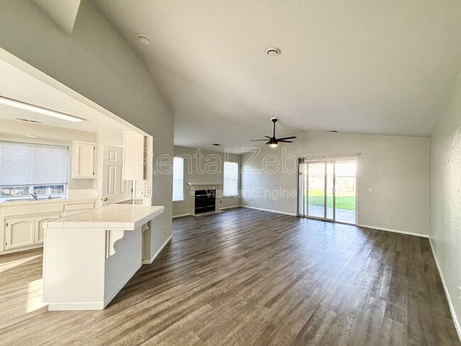 Photo - 1861 Creekside Dr