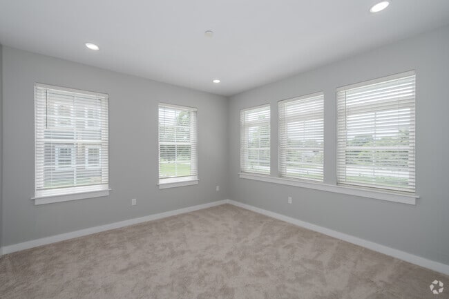 2BR, 2BA - 1,031SF - Primary Bedroom