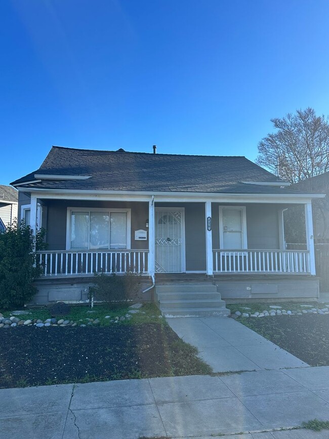 Cute Northside Bungalow - Cute Northside Bungalow House