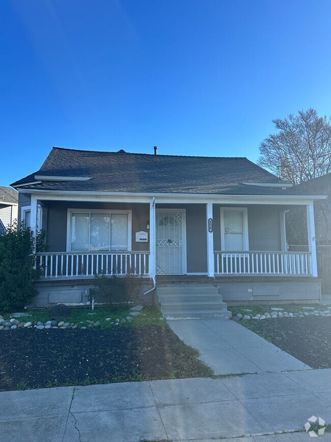 Building Photo - Cute Northside Bungalow Rental