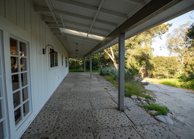 Photo - 384 Crazy Horse Canyon Rd