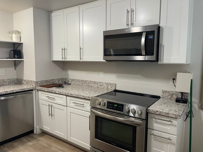 Photo - 1522 Taylor Ave N Unit B