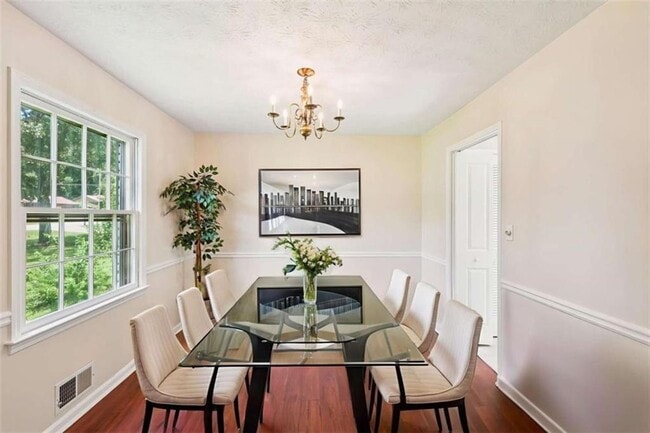 Photo - 498 Cole Dr SW