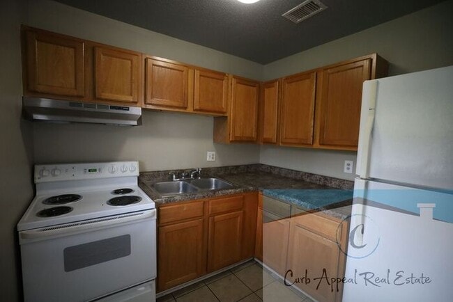 Recently renovated 2 bed, 1 bath apt