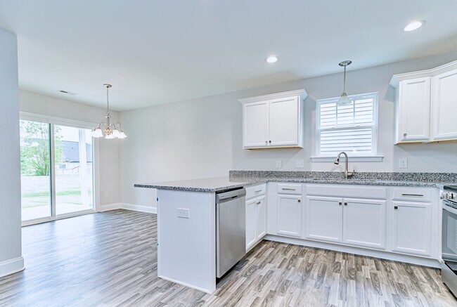 Photo - 819 Marple Pl