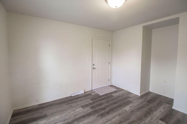 Photo - 319 West Blvd N