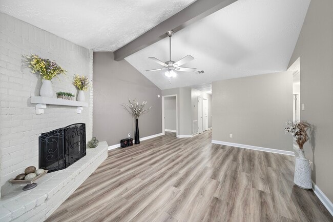 Photo - 4526 Sloangate Dr