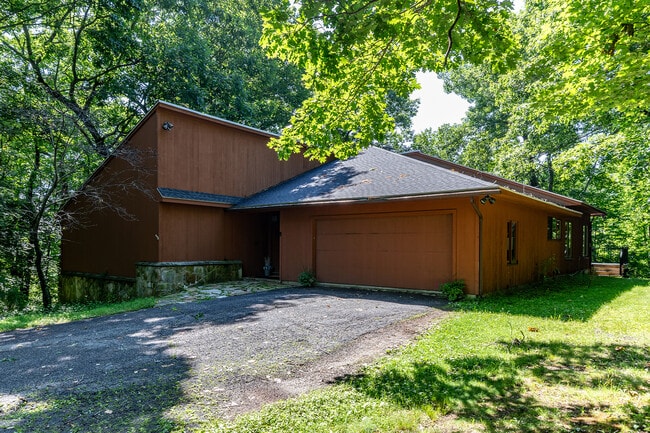 Photo - 230 E Litchfield Rd