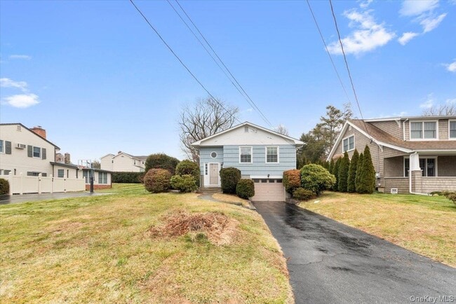 Building Photo - 1736 Central St