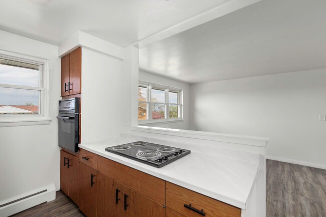 Cocina - Planta E - Swiss Village Apartments