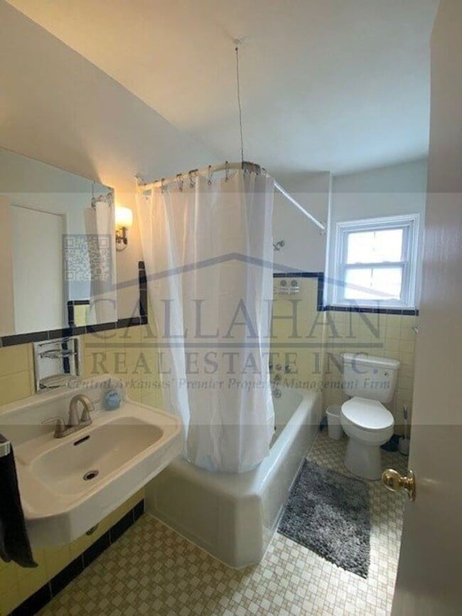Photo - Furnished Long term apartment in Park Hill!!