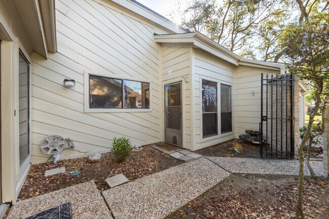 Photo - 6030 Gallant Forest Dr