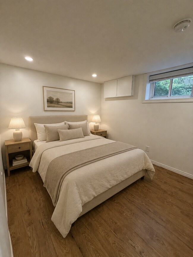 1642 King St E Unit 1642 King -Lower level