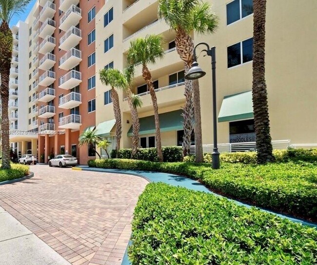 Photo - 18800 NE 29th Ave Unidad 627 Rental