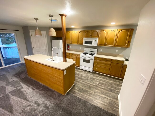 Photo - 2464-2 NE Ravenwood Dr Unit 2464  2