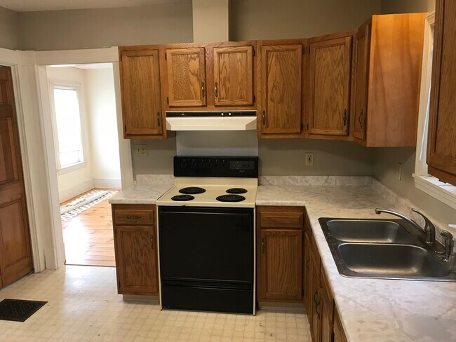 Photo - 110 Elm St Townhome
