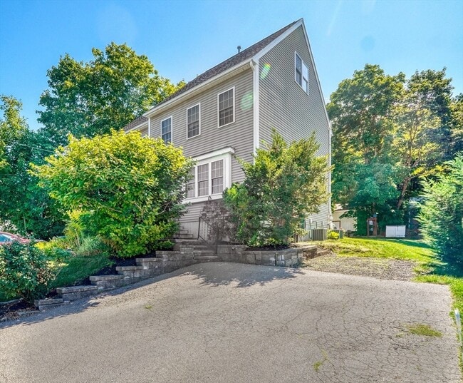 Building Photo - 39 Mechanic St