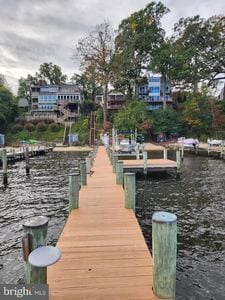 Photo - 332 S Riverside Dr