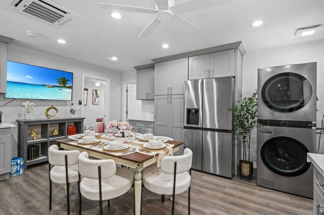 Photo - 10983 Parkdale Ave Unidad ID1283140P