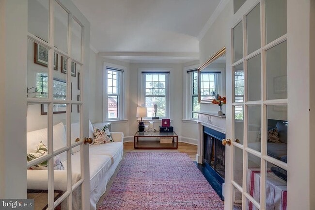 Building Photo - 3014 Dent Pl NW Unit 30E