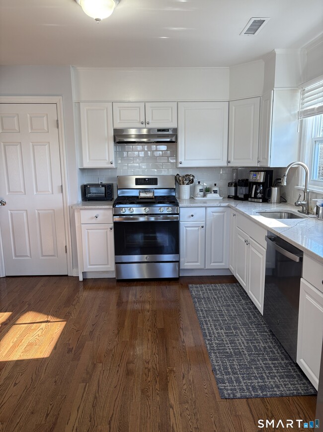 Photo - 27 High St Unit B