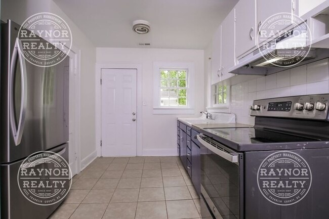 Photo - 206 Layton St