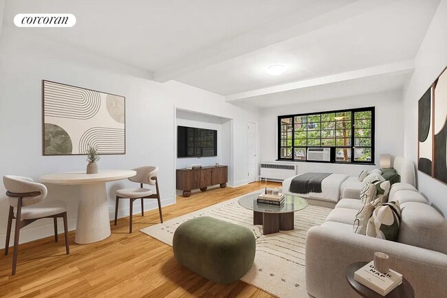 Building Photo - 307 E 44th St Rental