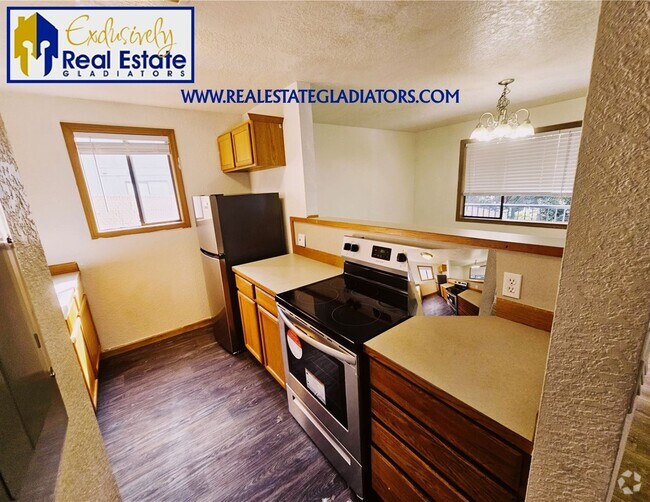 Building Photo - Pet Friendly Two Bedroom/Two Bathroom Cond... Unit 33 Rental