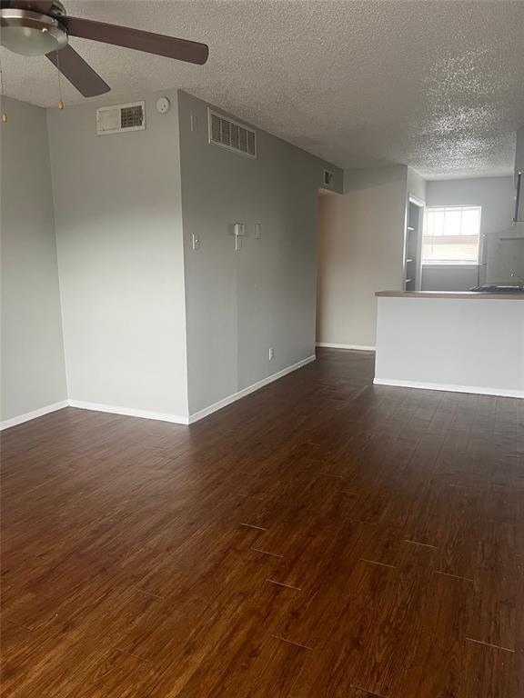 Photo - 311 E 31st St Unidad 307A