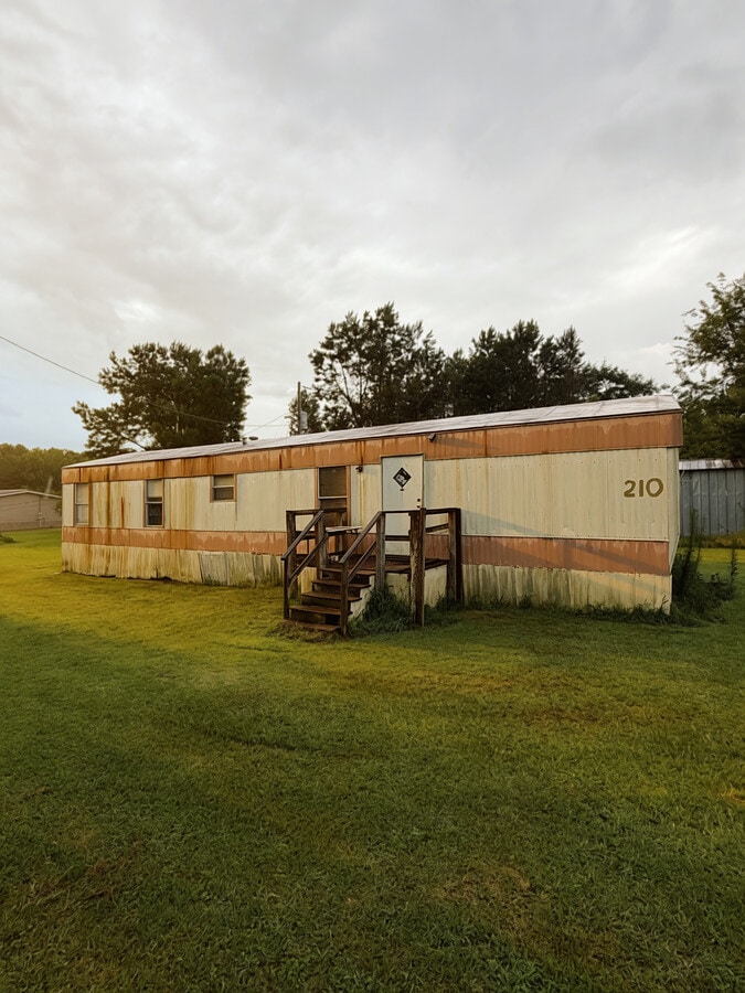 Photo - 210 Stanley Rd