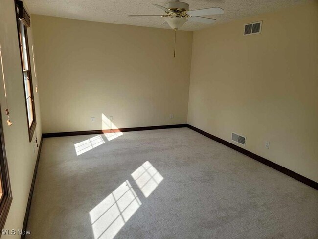 Photo - 4466 Forest Brooke Ct N