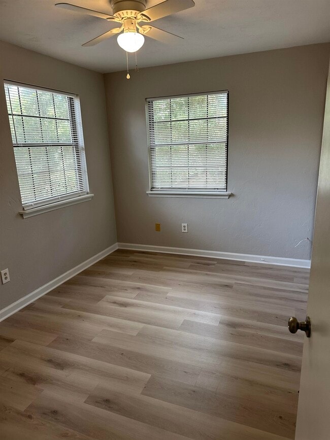 Photo - 372 Hayden Rd