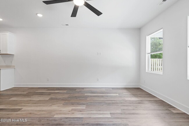 Photo - 190 Wildwood St NW