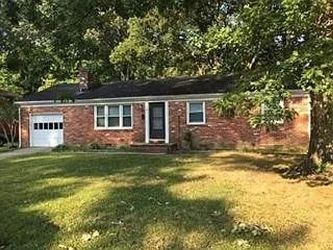 Building Photo - Brick Rancher in DEEP CREEK