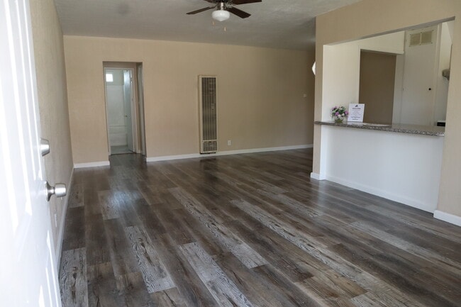 Building Photo - 7013 Coldwater Canyon Ave Unit 2