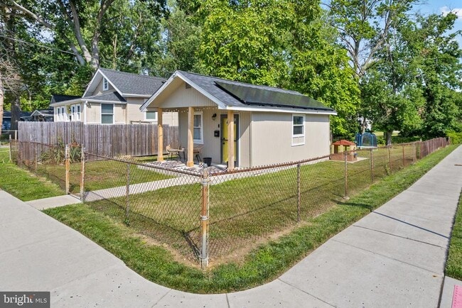 Photo - 325 W Evergreen Ave