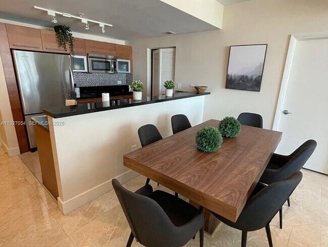 Photo - 253 NE 2nd St Unidad 1501