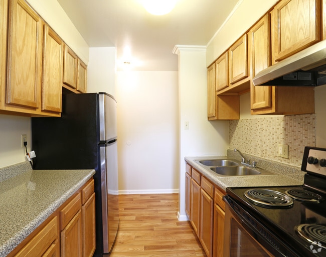 Villages of Easton Apartments Irwin, PA